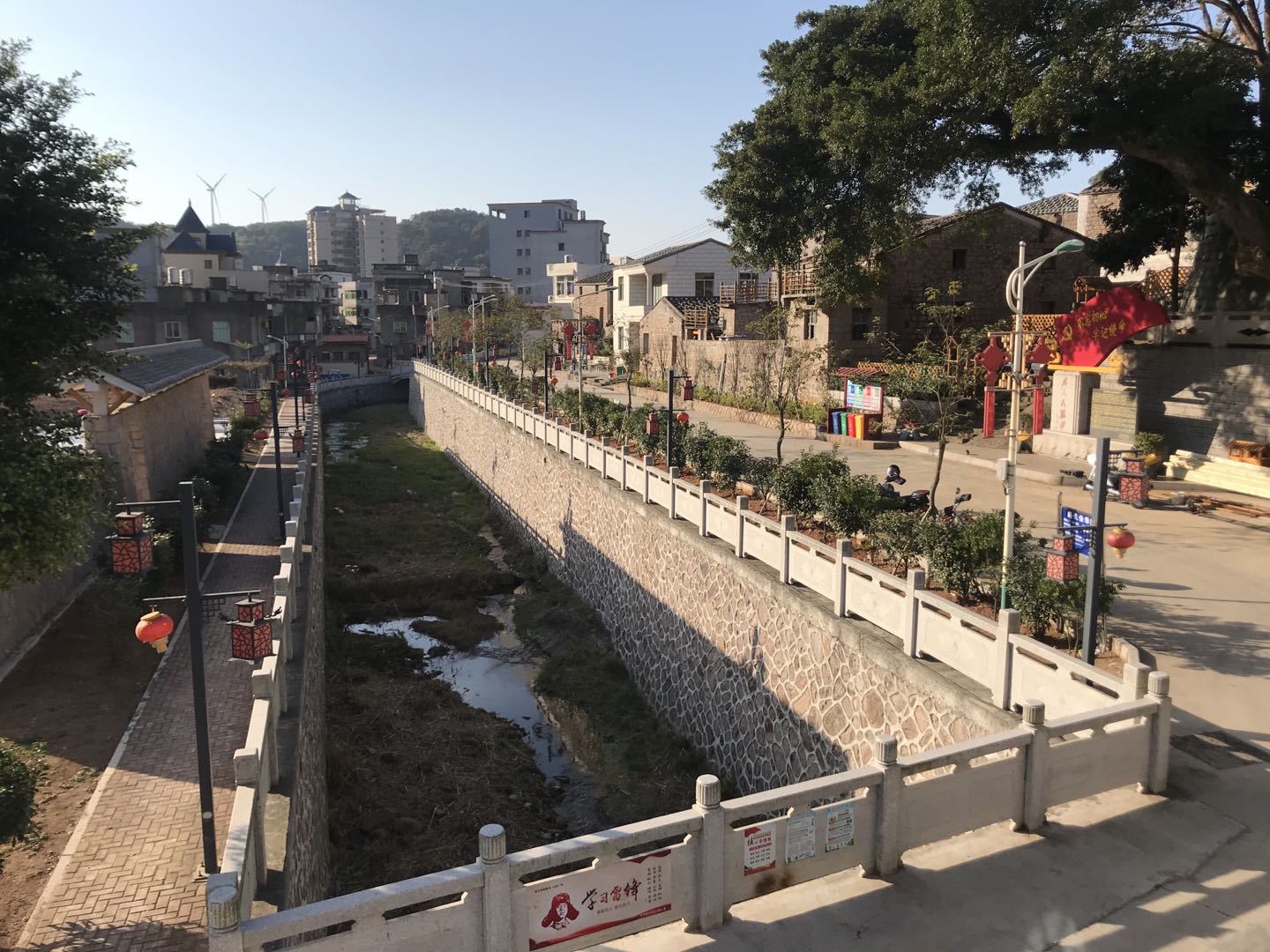 走进红色革命纪念地——飞红村